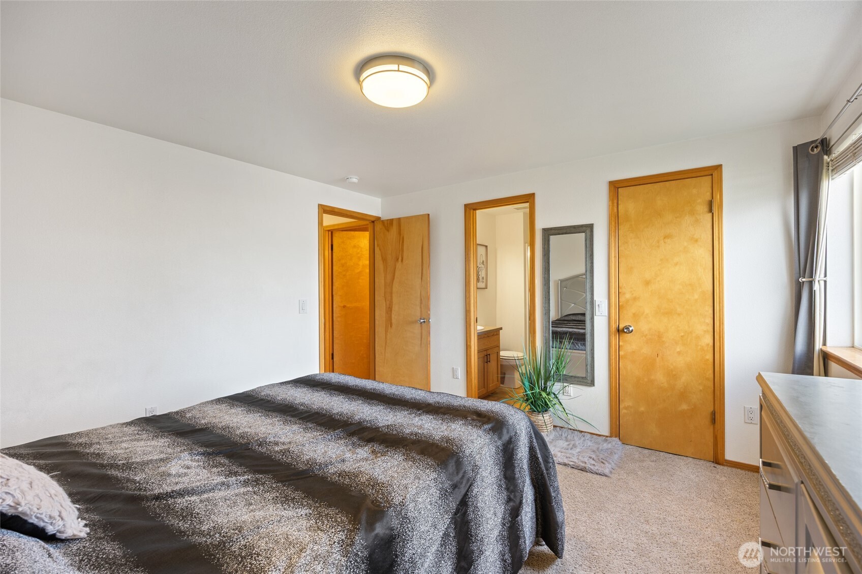 1215 Lowry St , Moses Lake, WA 98837