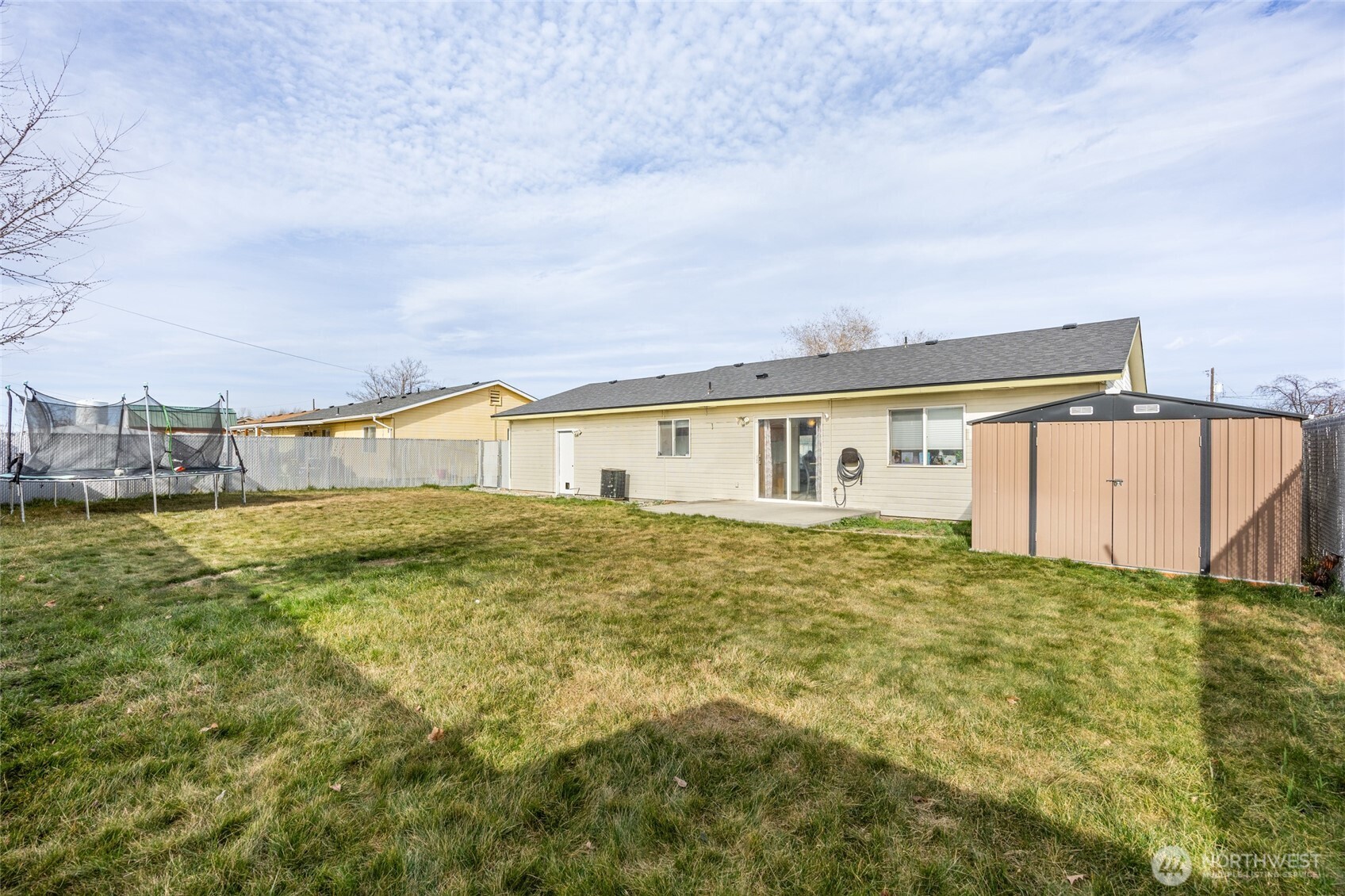 1215 Lowry St , Moses Lake, WA 98837