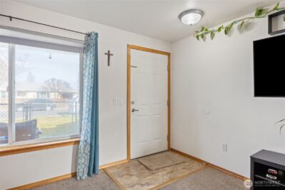 1215 Lowry St , Moses Lake, WA 98837 - Photo 5