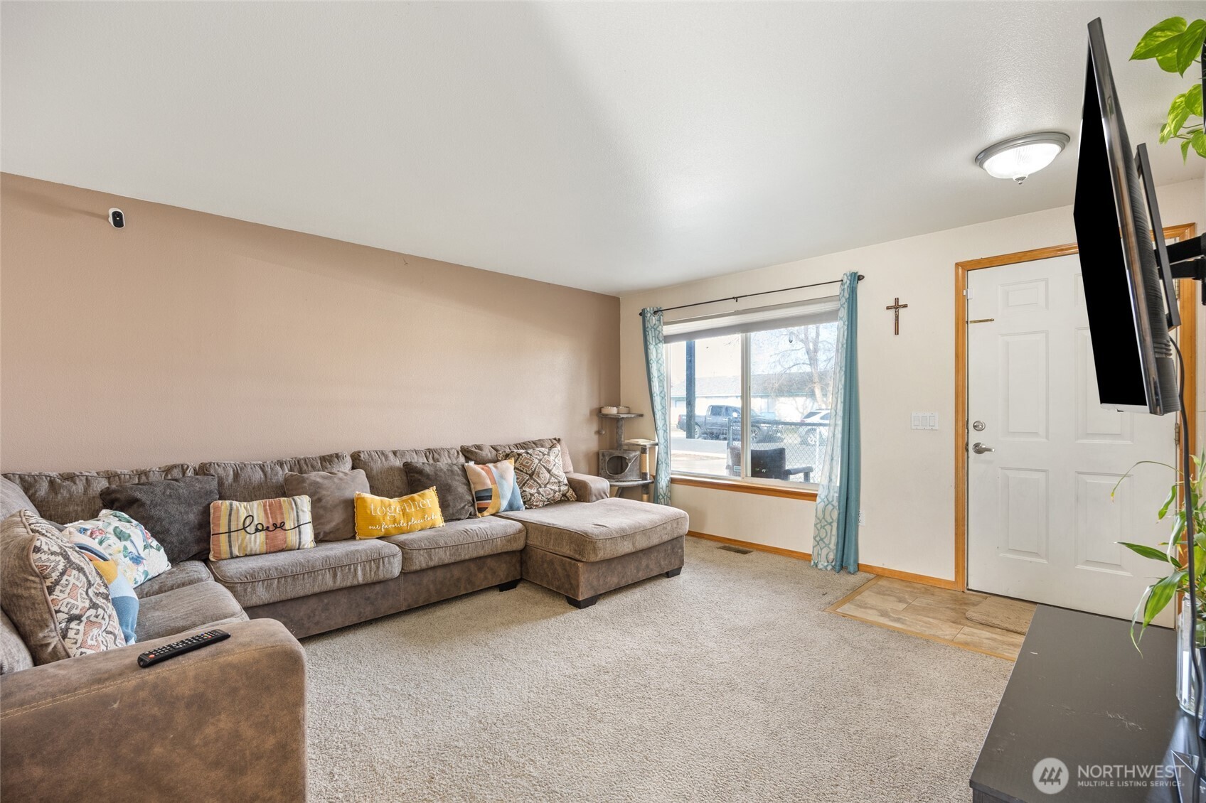 1215 Lowry St , Moses Lake, WA 98837