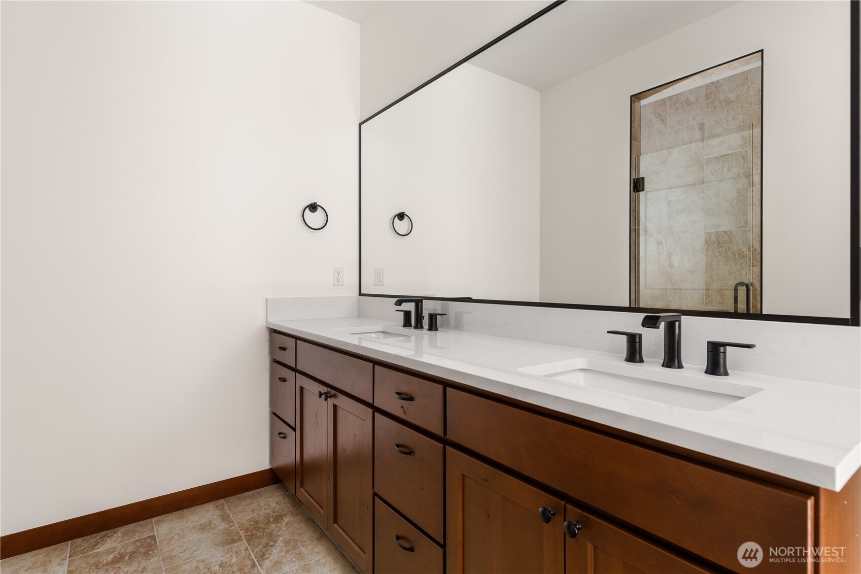 801 NW Shire Street , Oak Harbor, WA 98277