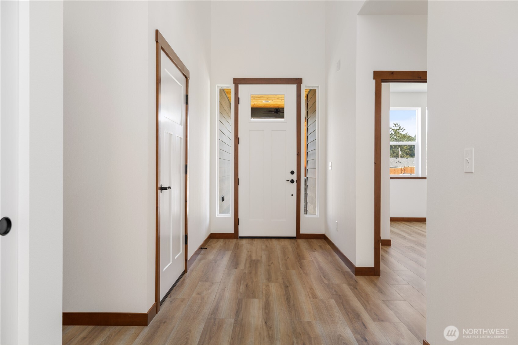 801 NW Shire Street , Oak Harbor, WA 98277