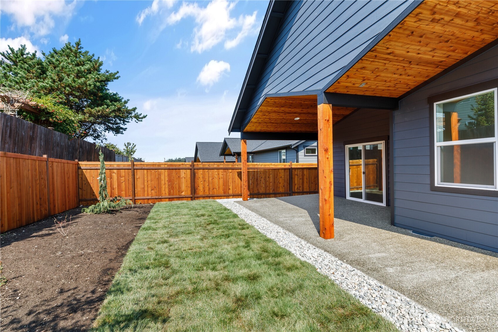 801 NW Shire Street , Oak Harbor, WA 98277