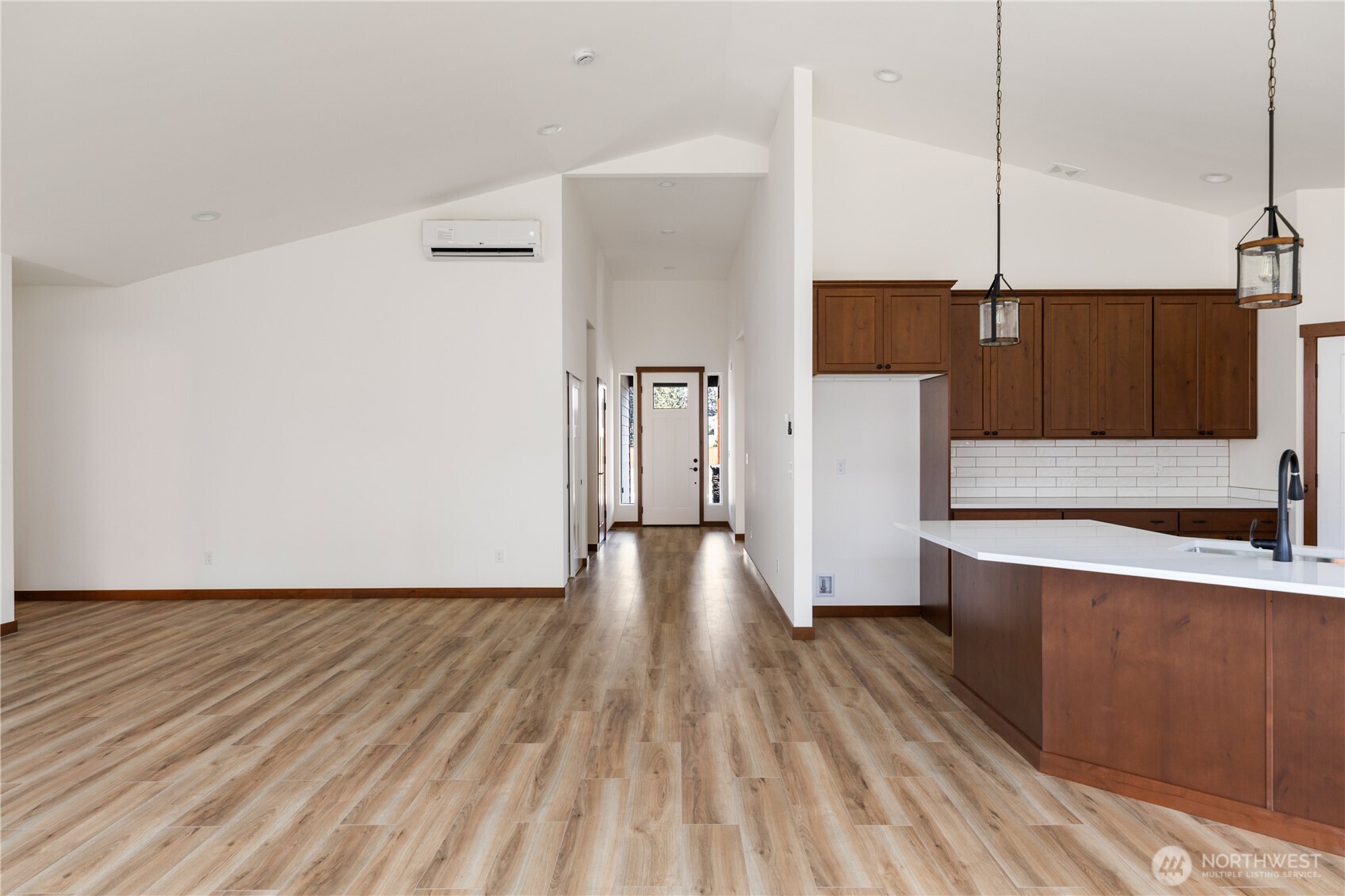 801 NW Shire Street , Oak Harbor, WA 98277