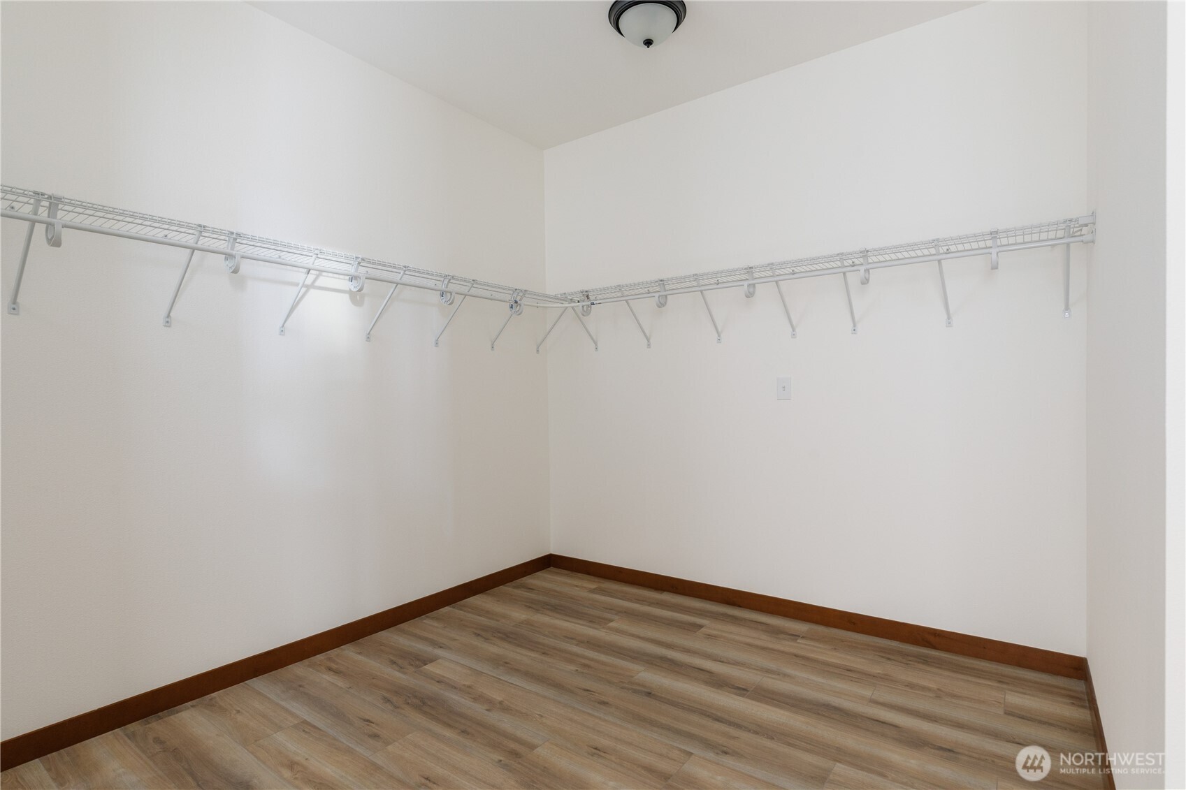 801 NW Shire Street , Oak Harbor, WA 98277