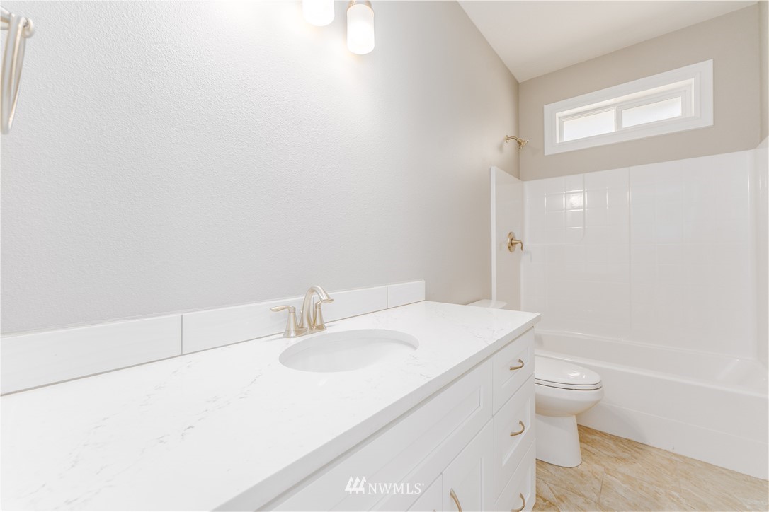 482 Sunny Brooke Lane , Chelan, WA 98816