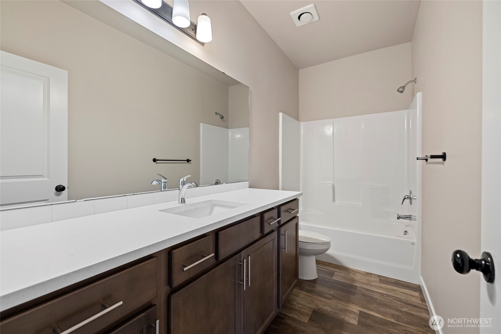 122 N Trail Road , Sedro Woolley, WA 98284