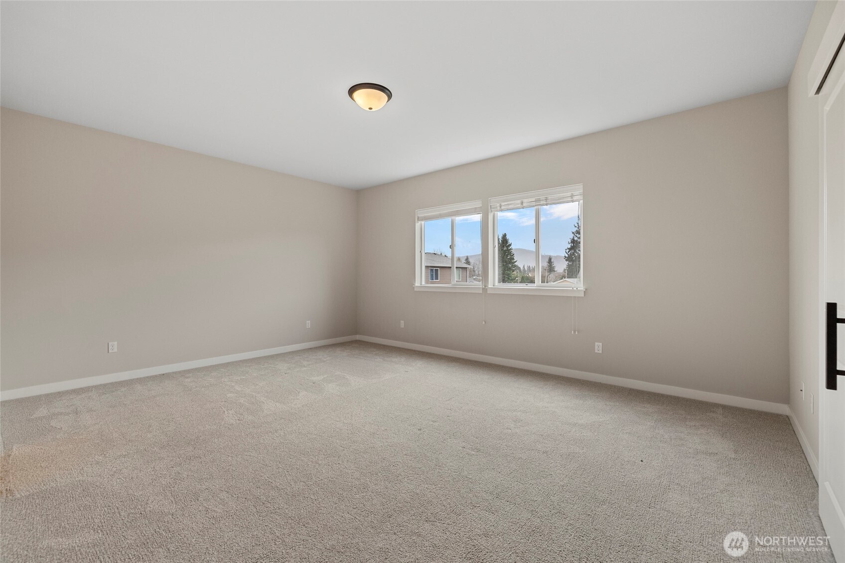 122 N Trail Road , Sedro Woolley, WA 98284