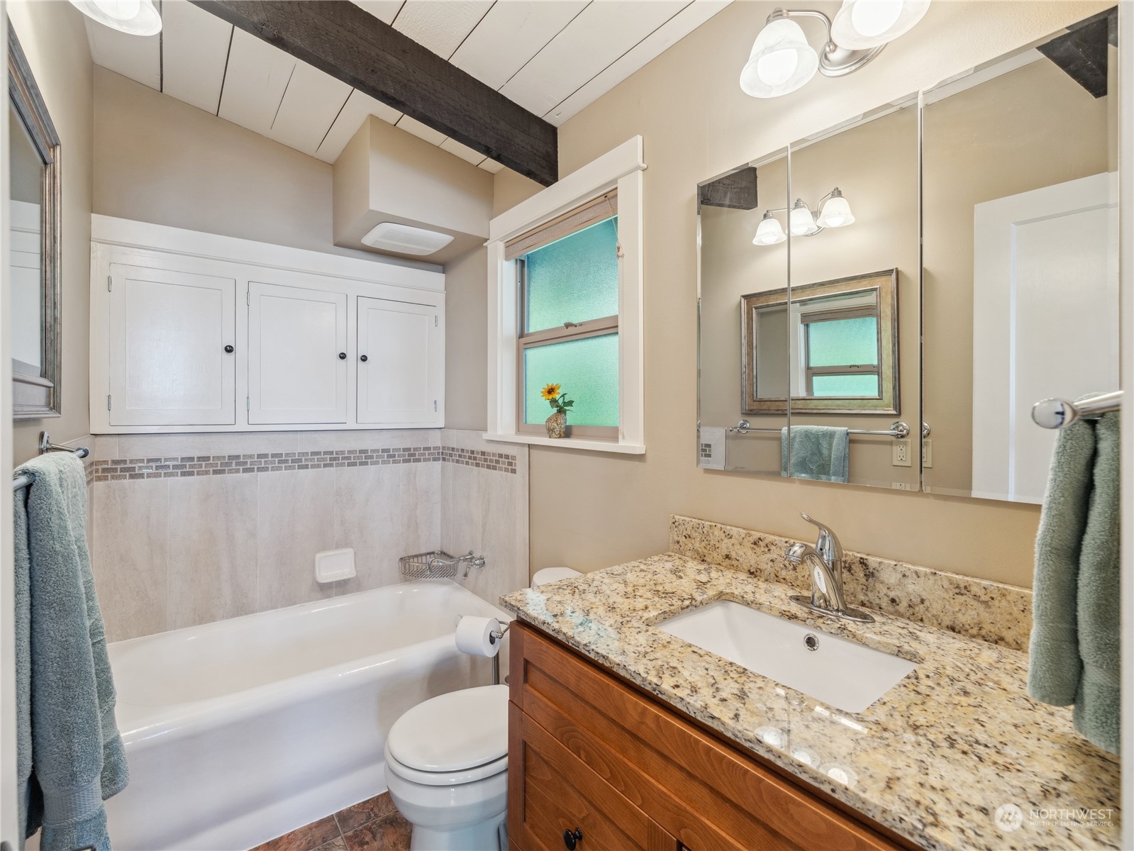 9758 Golden View Trail , La Conner, WA 98257-9341