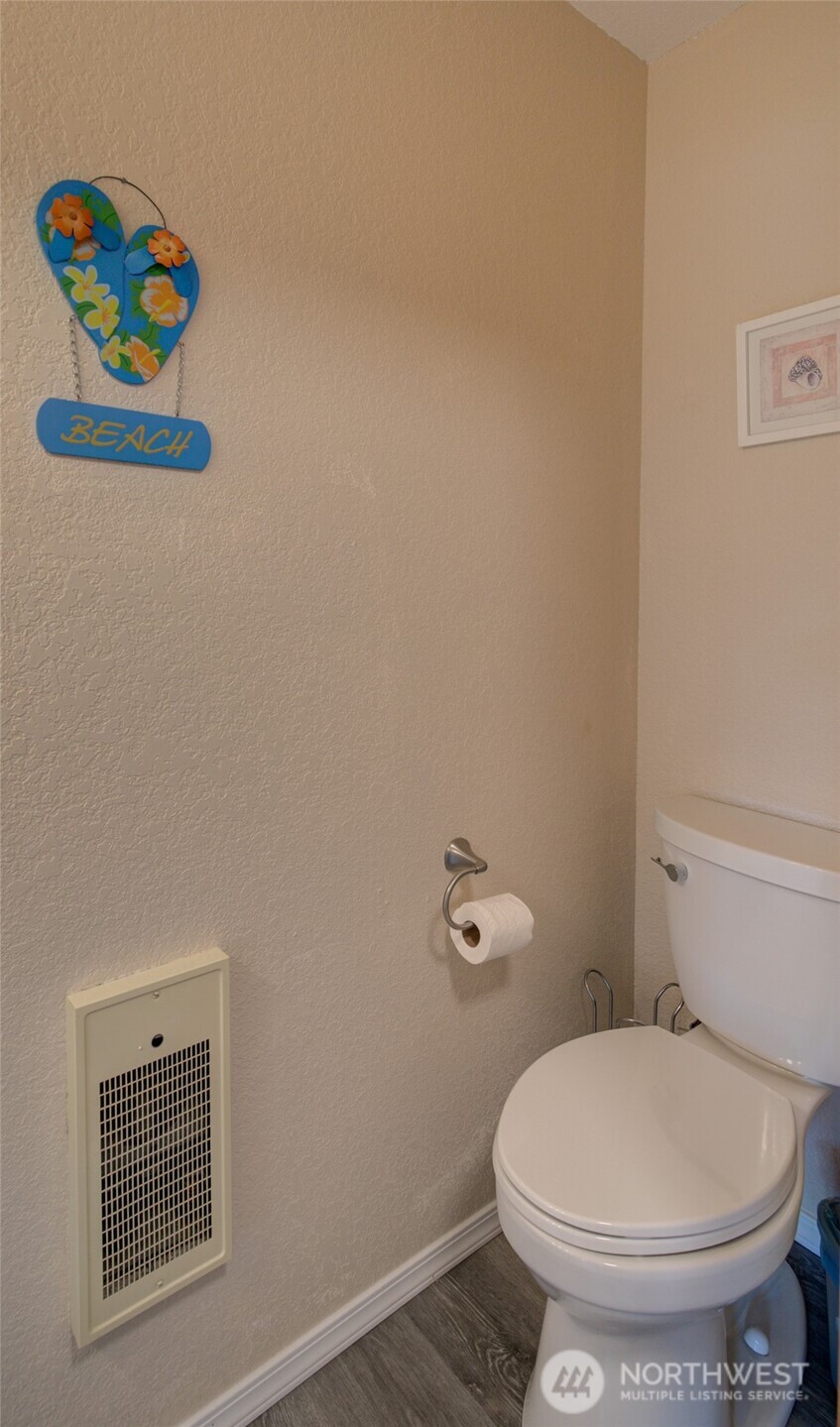 347 Sand Dune Avenue SW, Ocean Shores, WA 98569