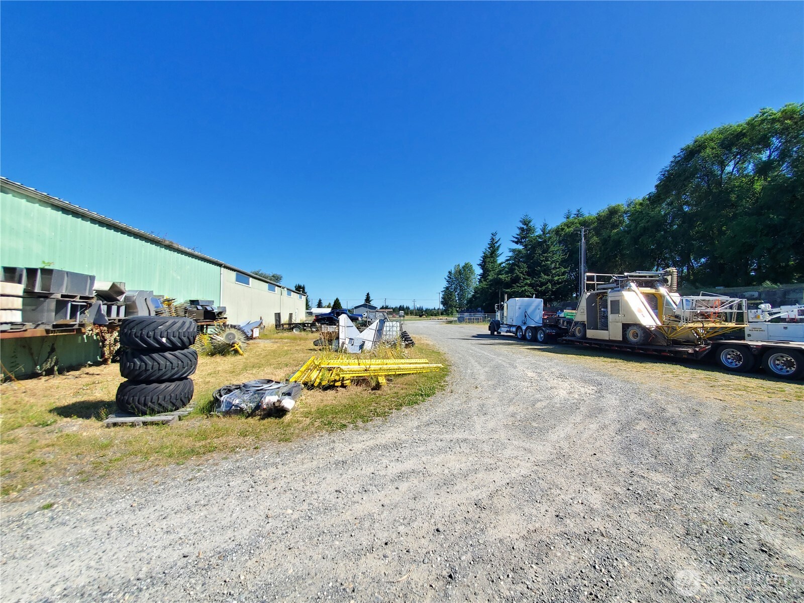 6881 E 5th Place , Lynden, WA 98264