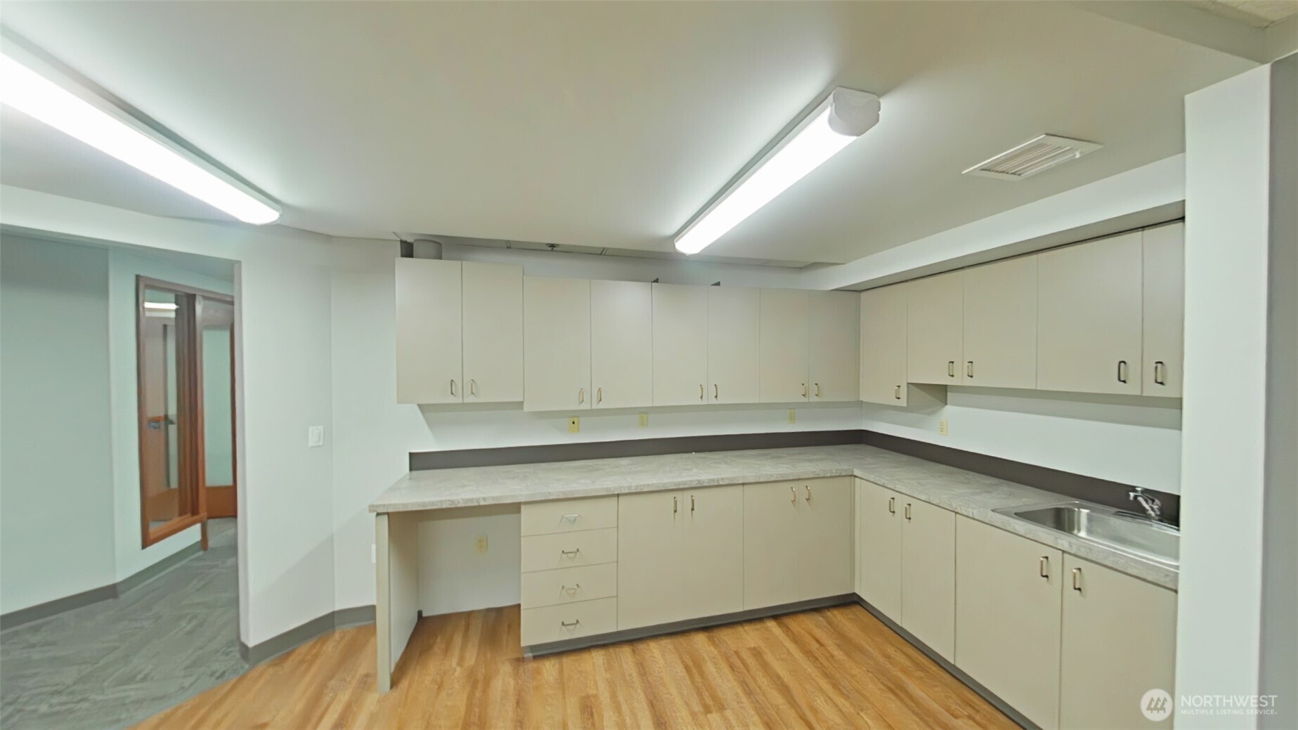 110 James Street #106, Edmonds, WA 98020