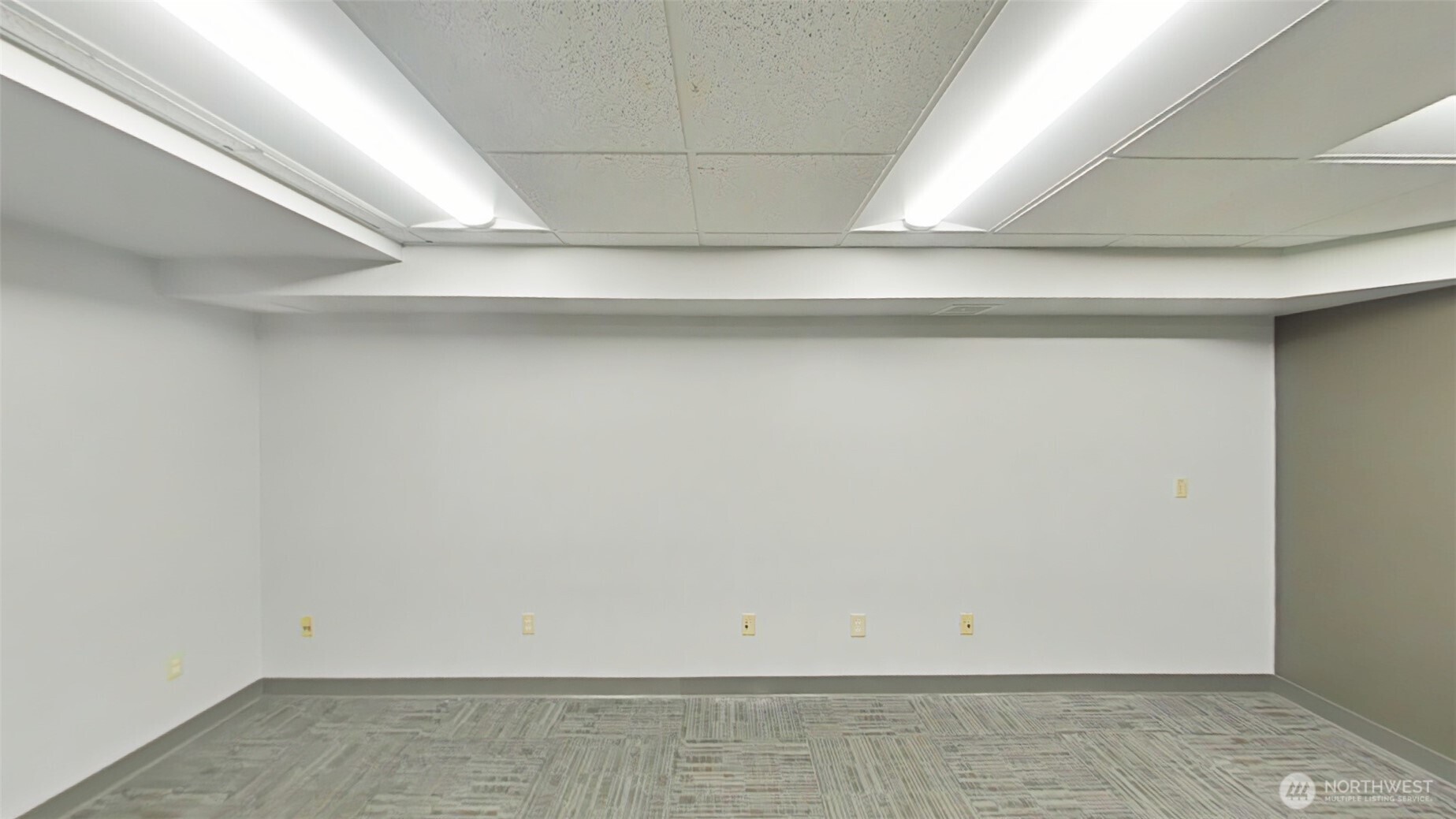 110 James Street #106, Edmonds, WA 98020