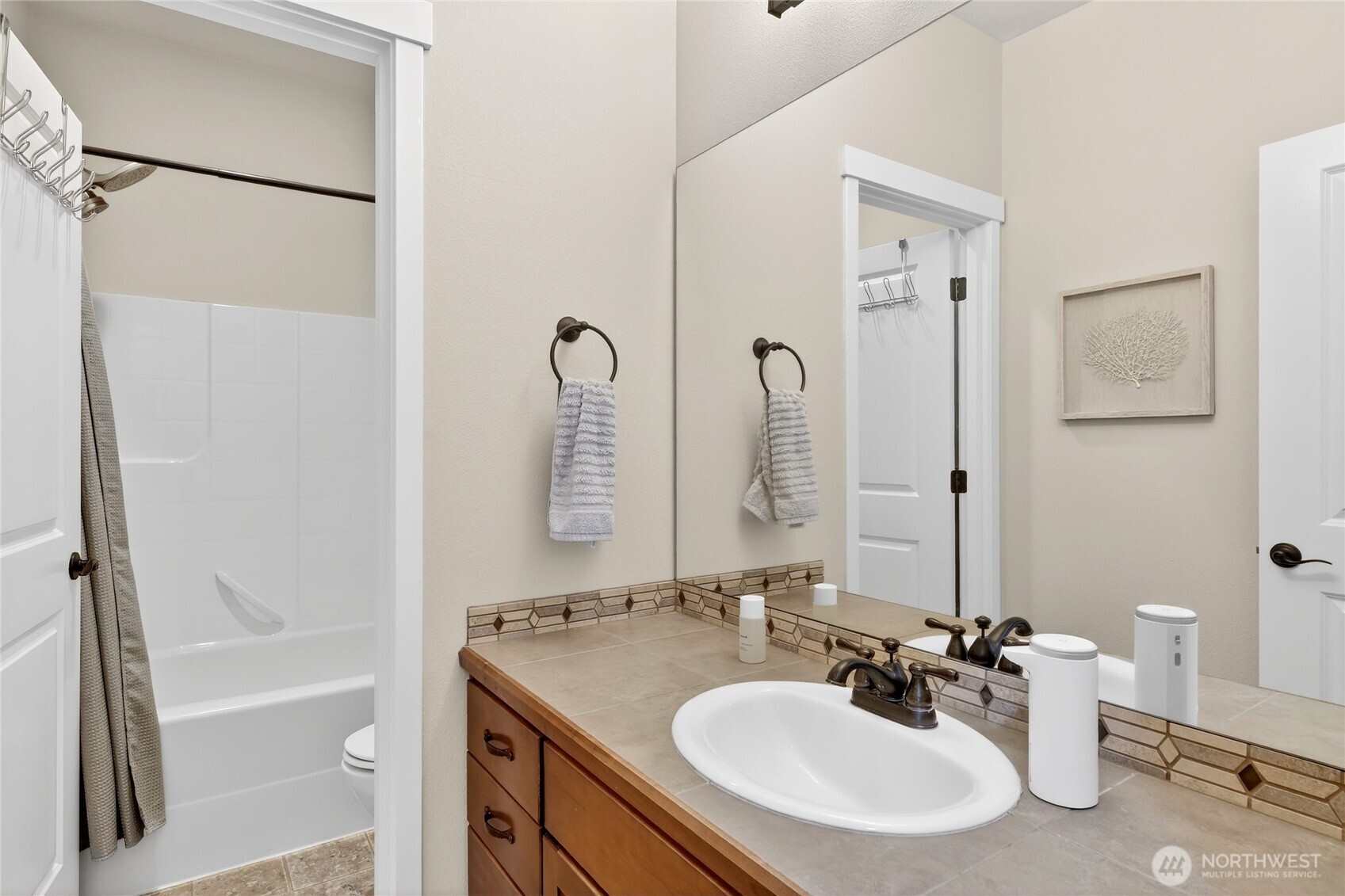 12235 15th Avenue SW, Burien, WA 98146