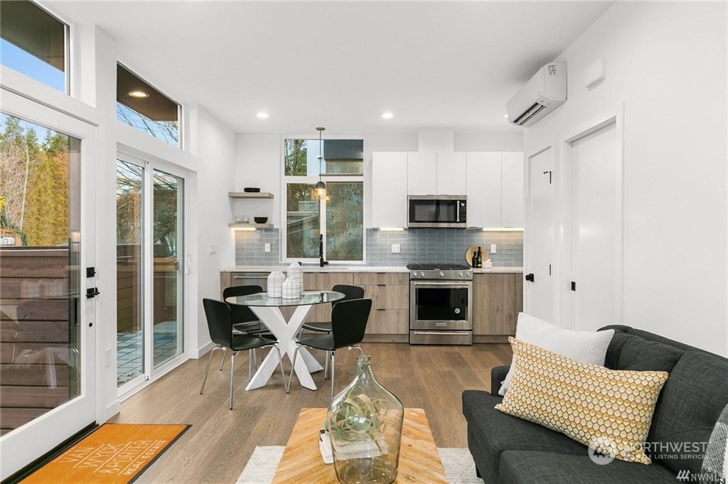 2408 Dexter Avenue N #B, Seattle, WA 98109