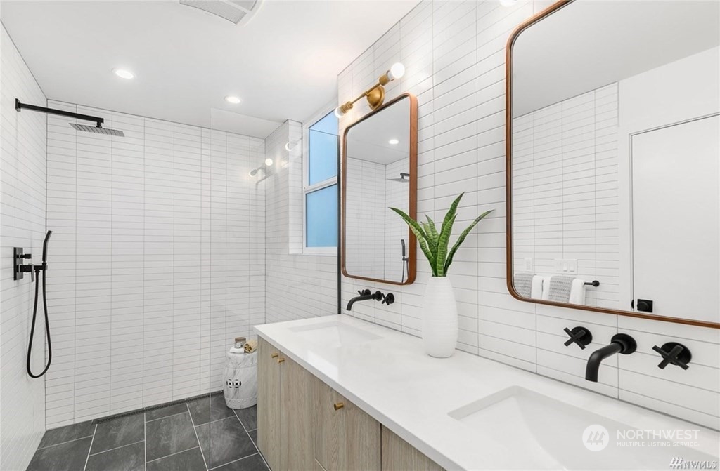 2408 Dexter Avenue N #B, Seattle, WA 98109