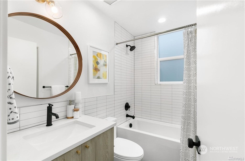 2408 Dexter Avenue N #B, Seattle, WA 98109