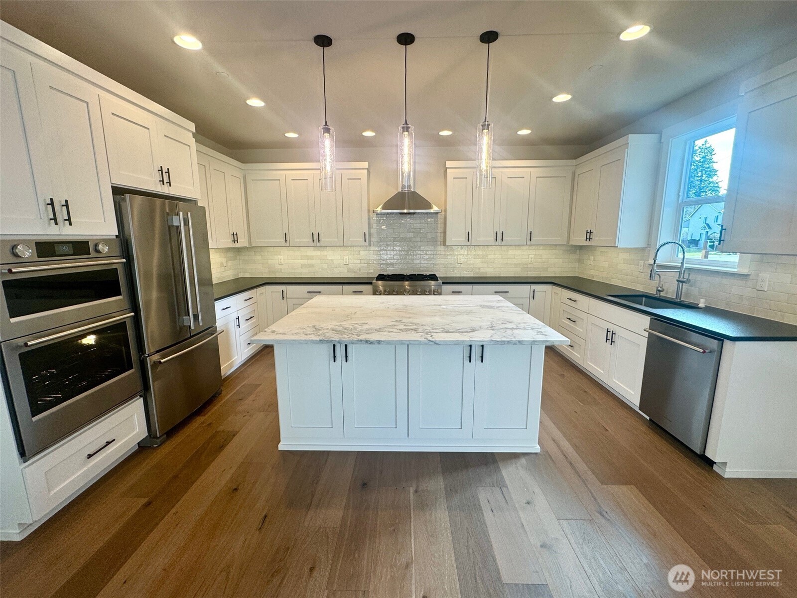 9207 NE 175th Street #B, Bothell, WA 98011