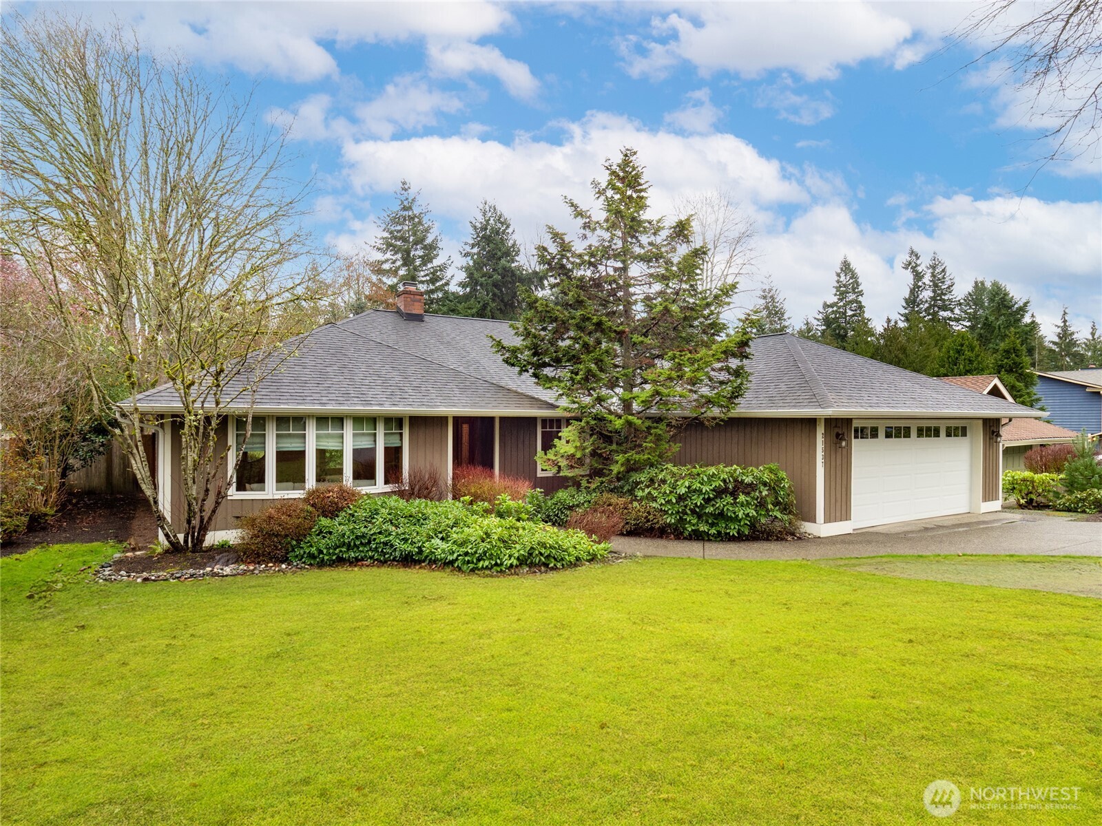 21537 Elm Drive , Brier, WA 98036-8918
