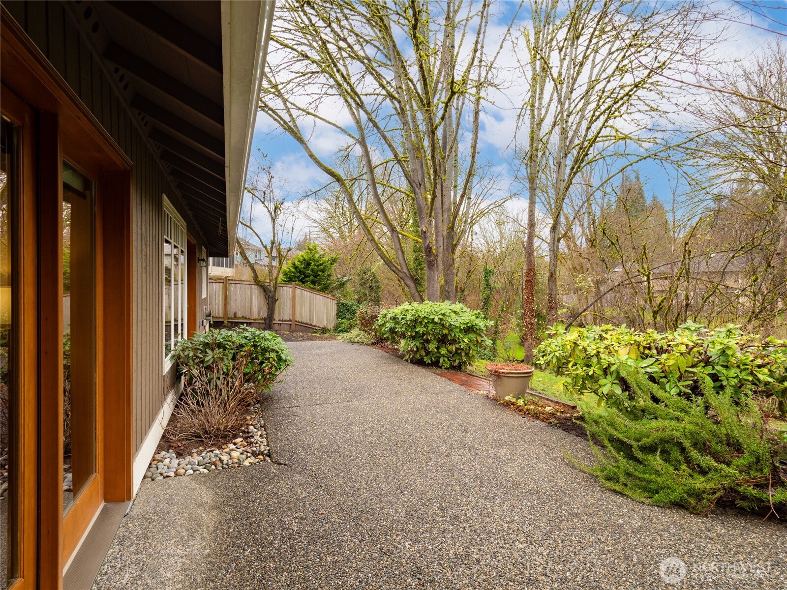 21537 Elm Drive , Brier, WA 98036-8918