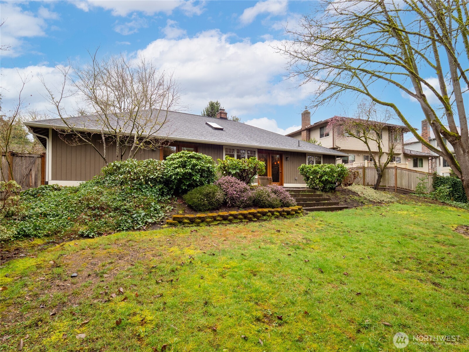 21537 Elm Drive , Brier, WA 98036-8918