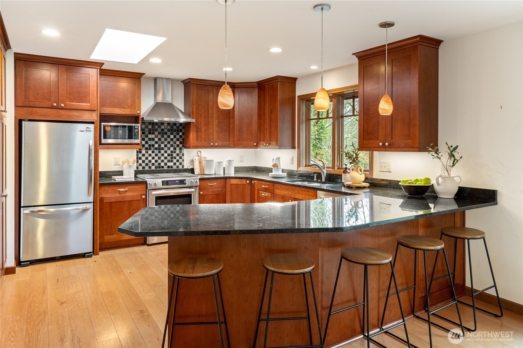 21537 Elm Drive , Brier, WA 98036-8918