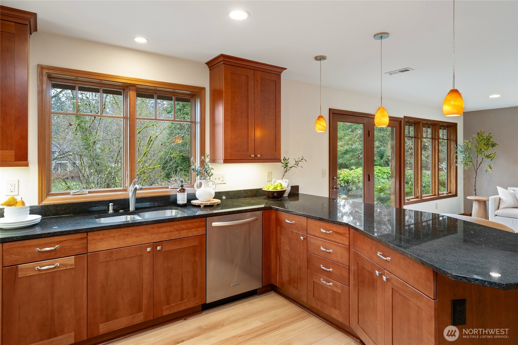 21537 Elm Drive , Brier, WA 98036-8918