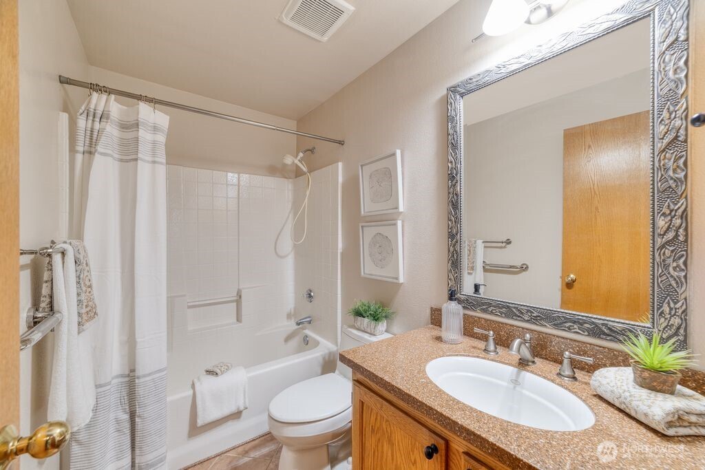 22237 131st Avenue SE, Kent, WA 98031