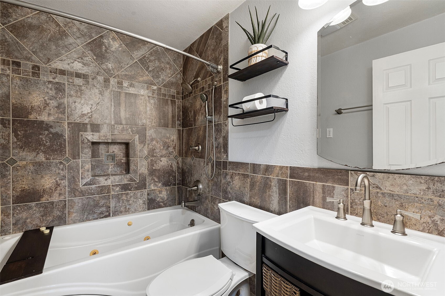 21614 SE 259th Street , Maple Valley, WA 98038