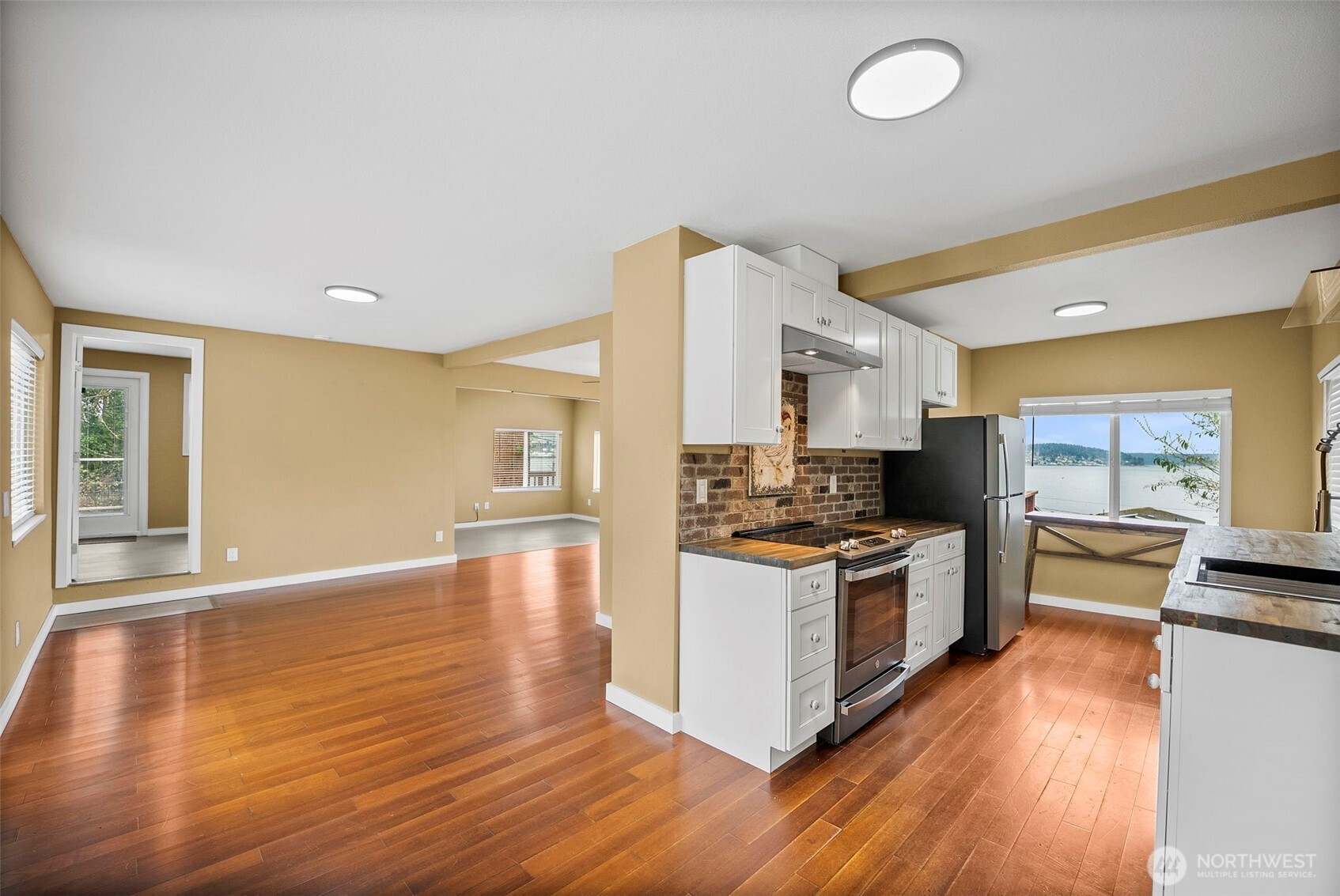 1805 Lawrence Street , Port Orchard, WA 98366