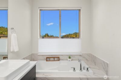 13368 SE 68th Place , Newcastle, WA 98059 - Photo 22