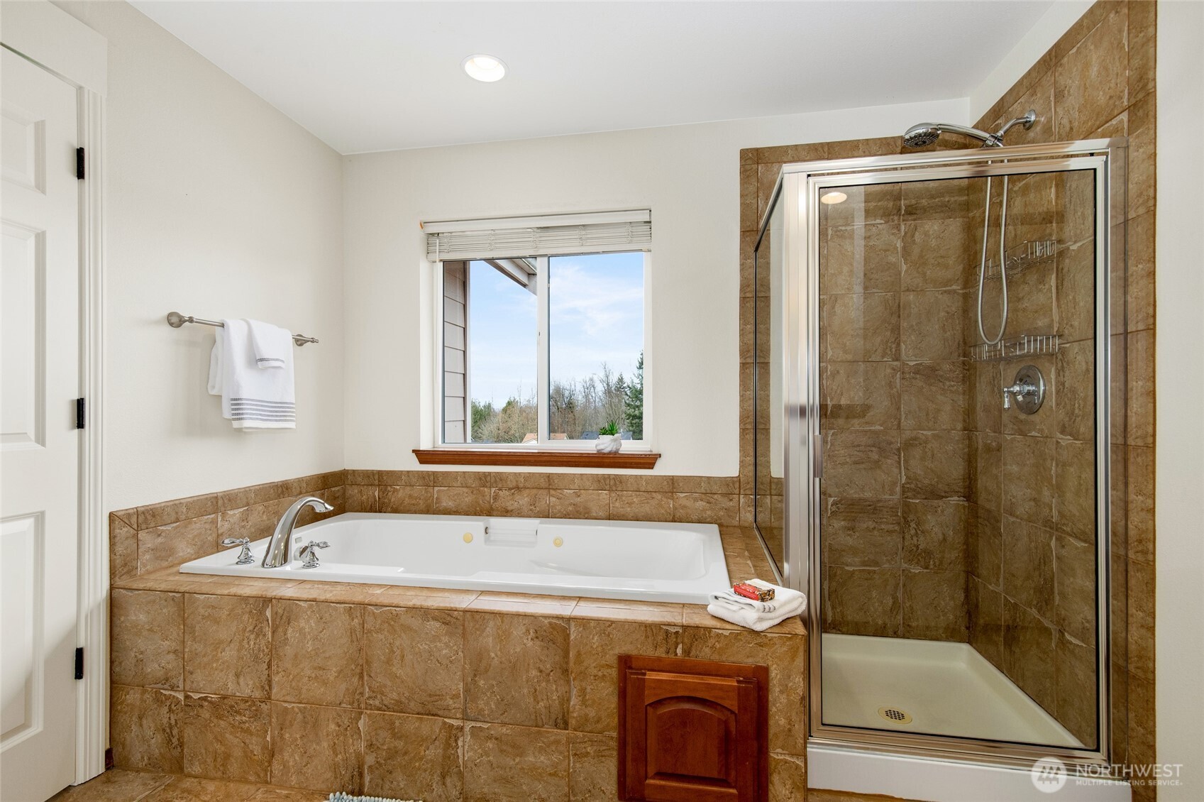 5907 77th Drive NE, Marysville, WA 98270