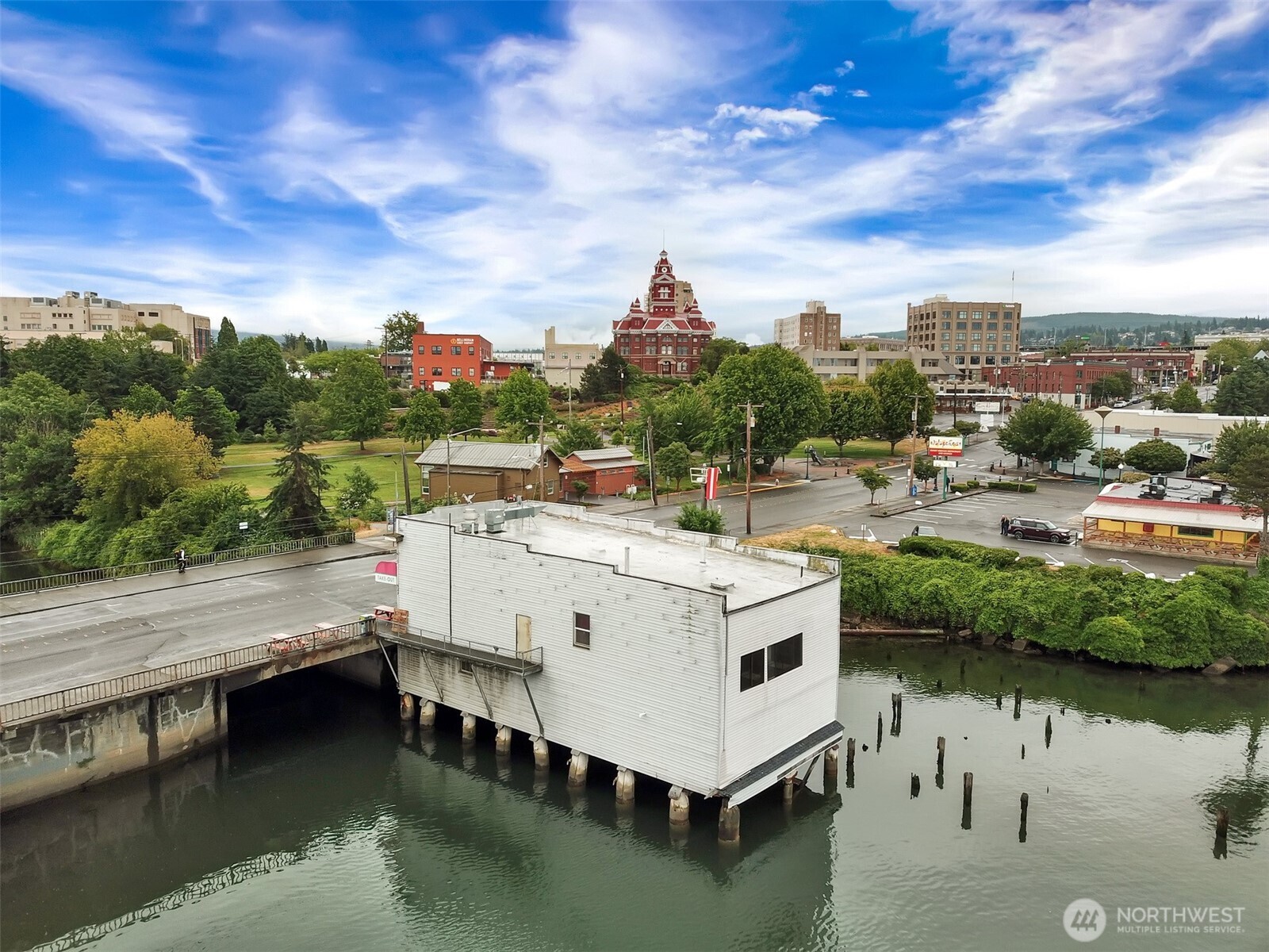 521 W Holly Street , Bellingham, WA 98225-3921