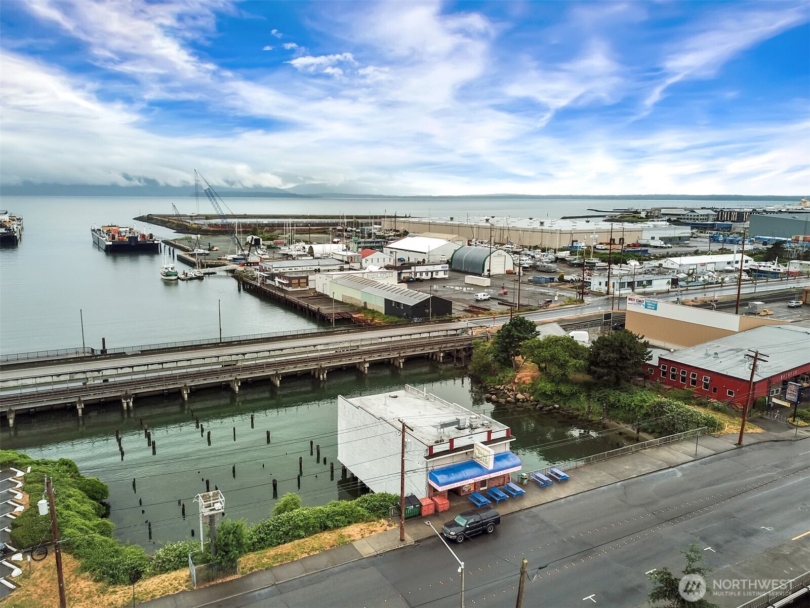 521 W Holly Street , Bellingham, WA 98225-3921