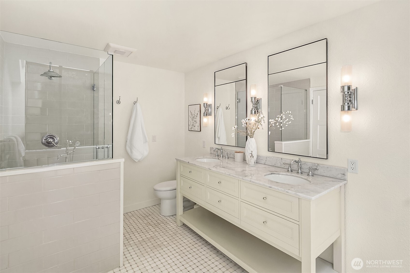 24106 NE 6th Place , Sammamish, WA 98074