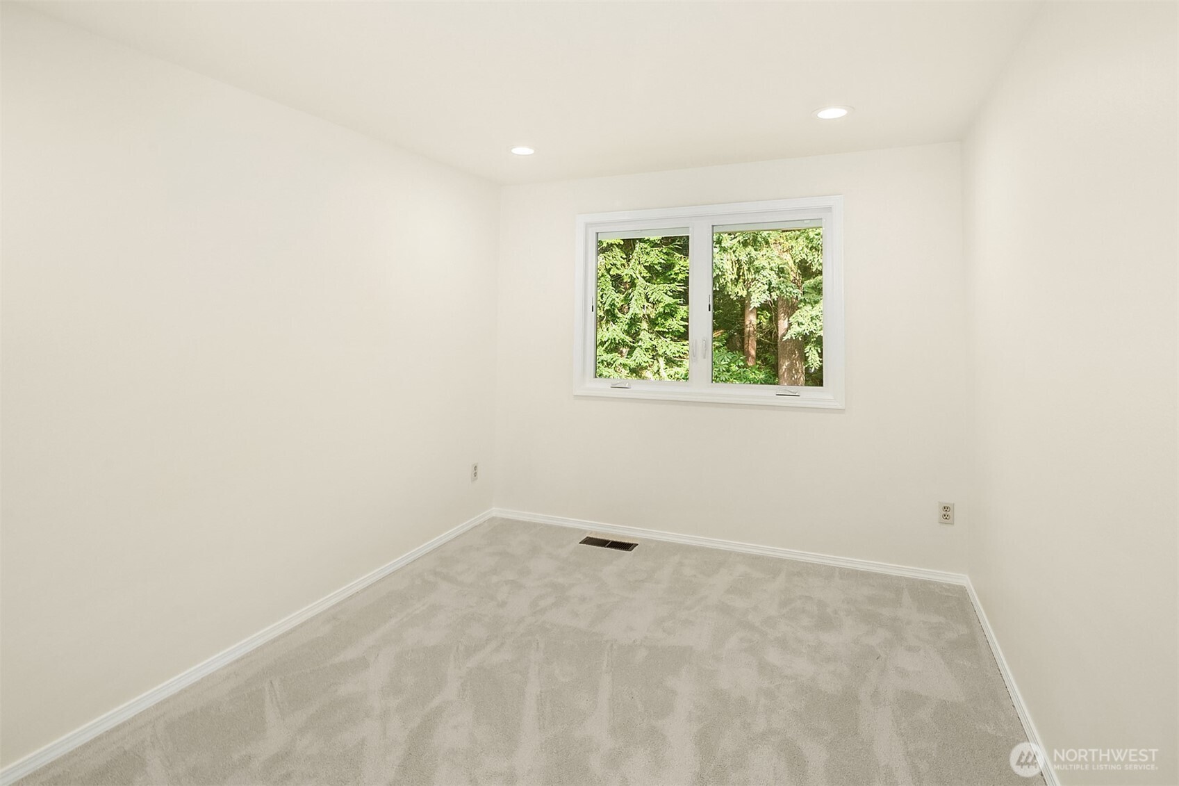 24106 NE 6th Place , Sammamish, WA 98074