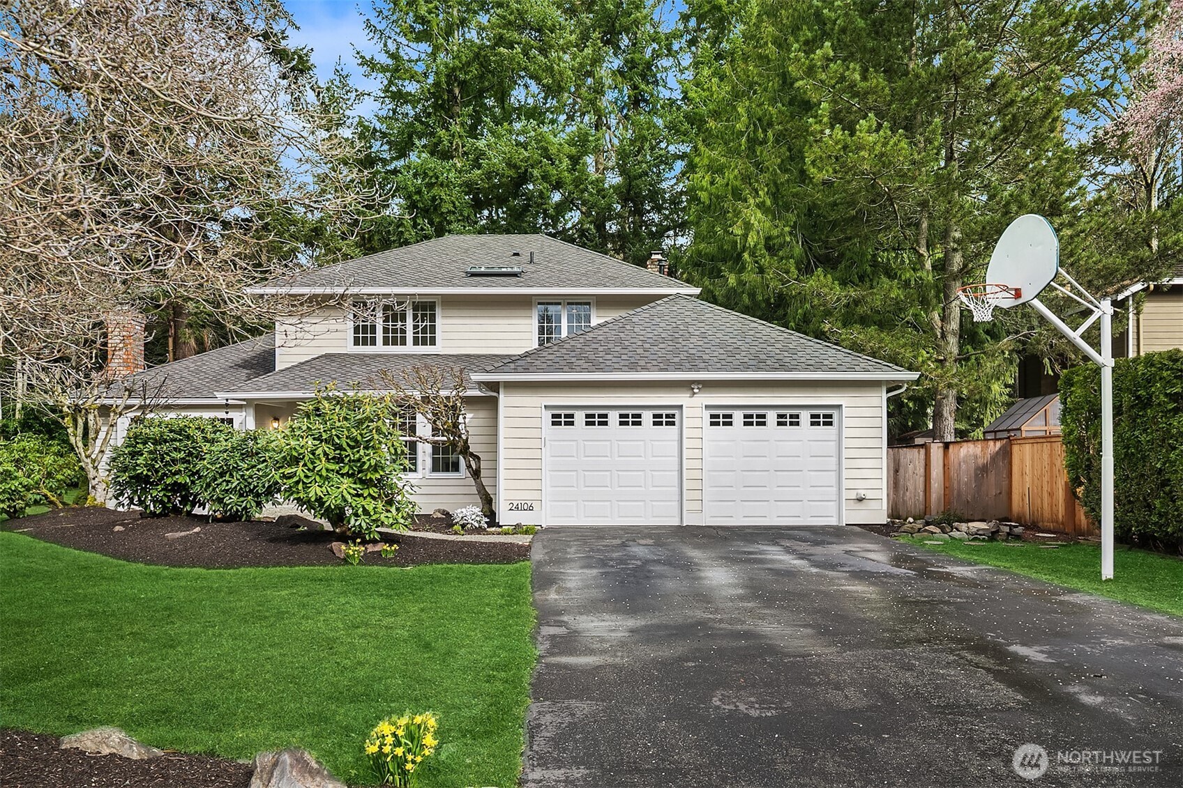 24106 NE 6th Place , Sammamish, WA 98074