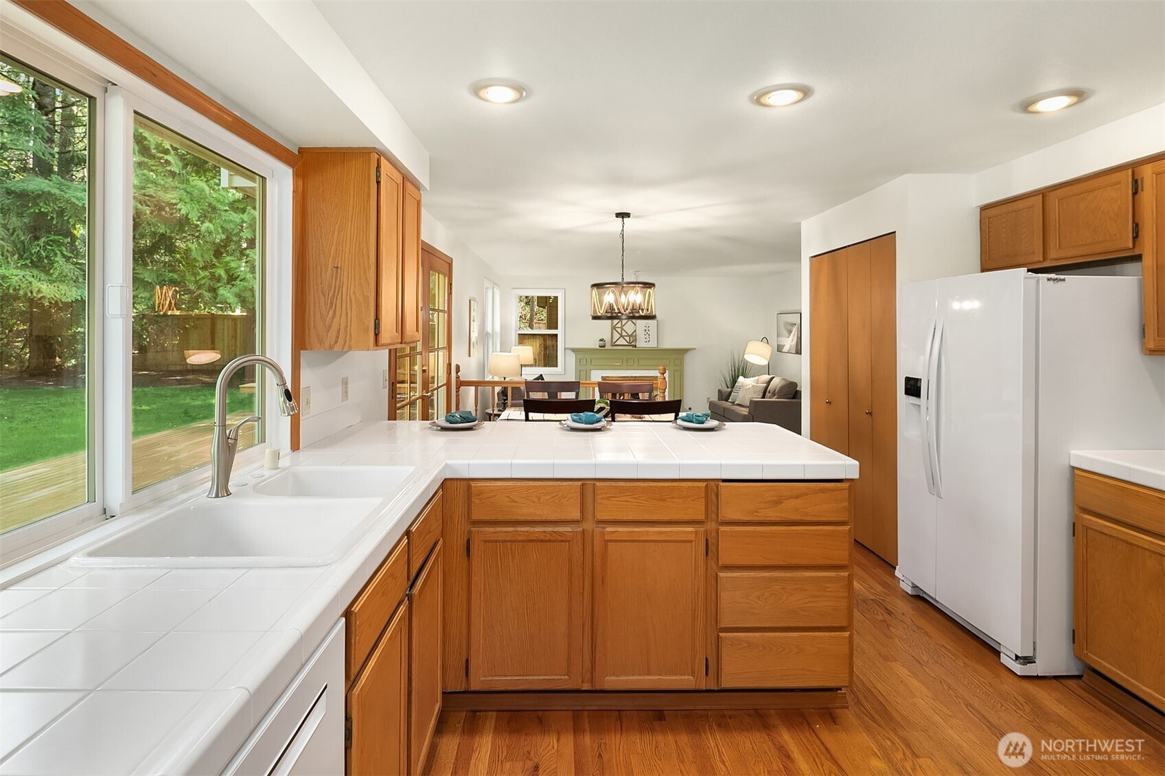 24106 NE 6th Place , Sammamish, WA 98074