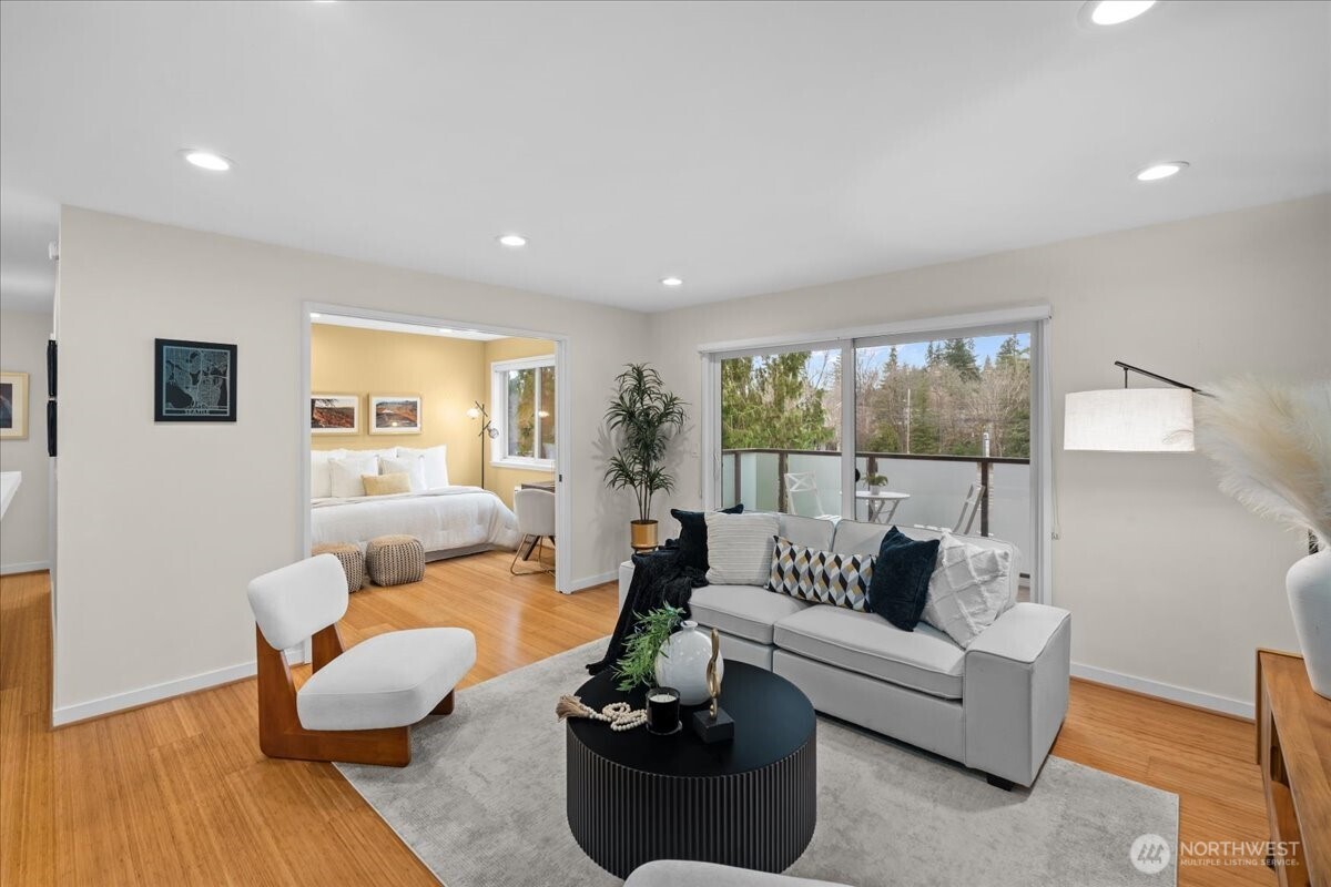 5225 50th Avenue NE #206, Seattle, WA 98105