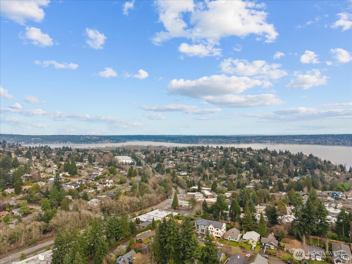 5225 50th Avenue NE #206, Seattle, WA 98105