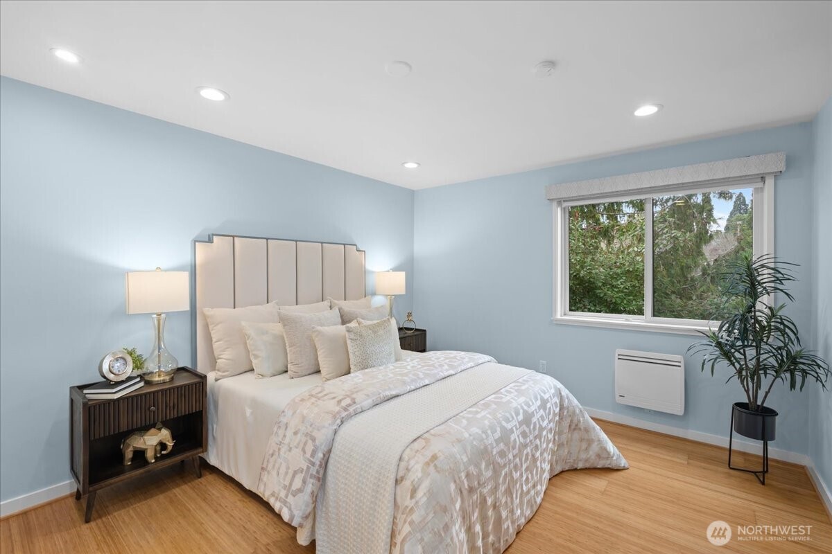 5225 50th Avenue NE #206, Seattle, WA 98105