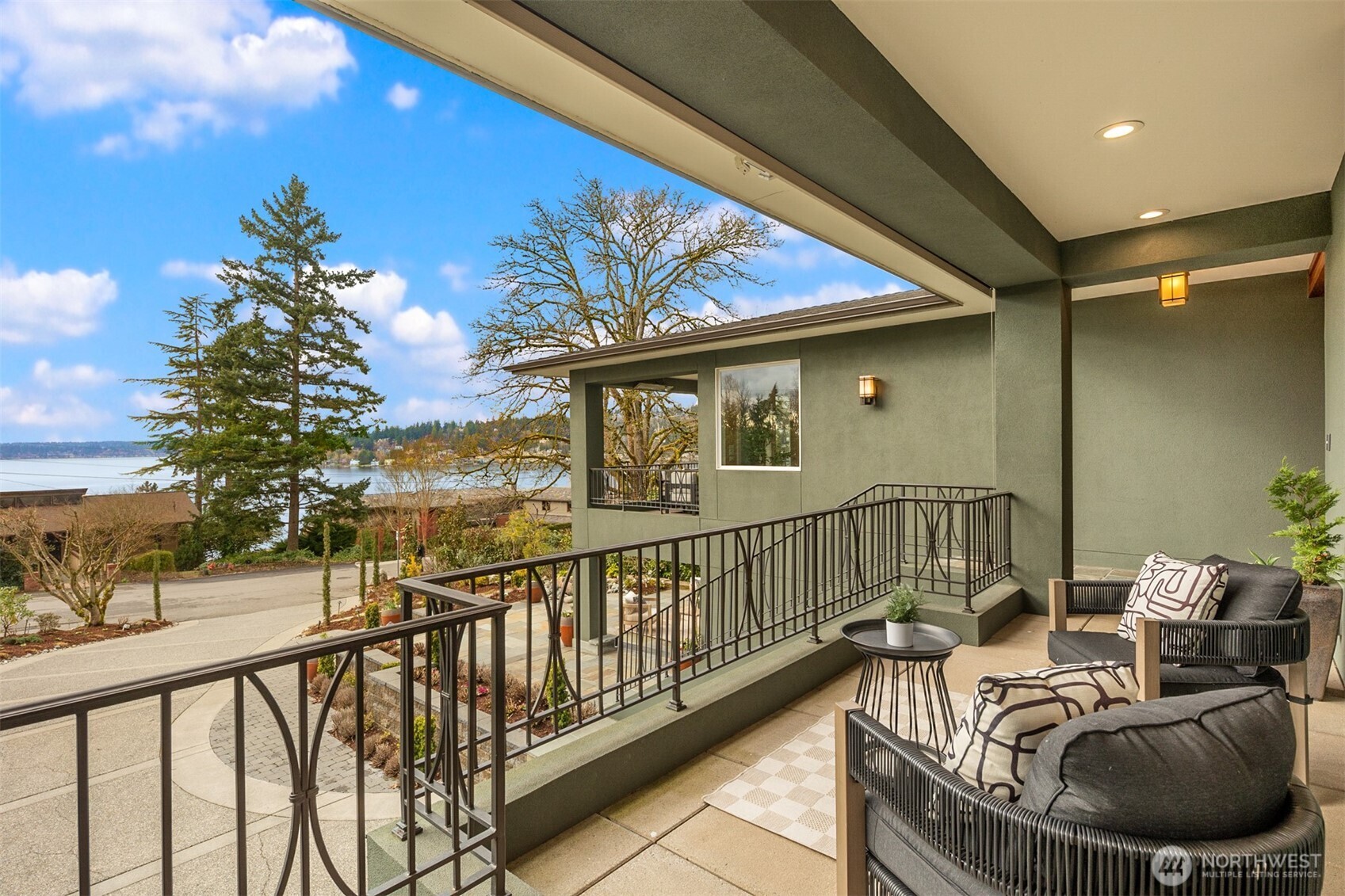 1610 10th Street W, Kirkland, WA 98033