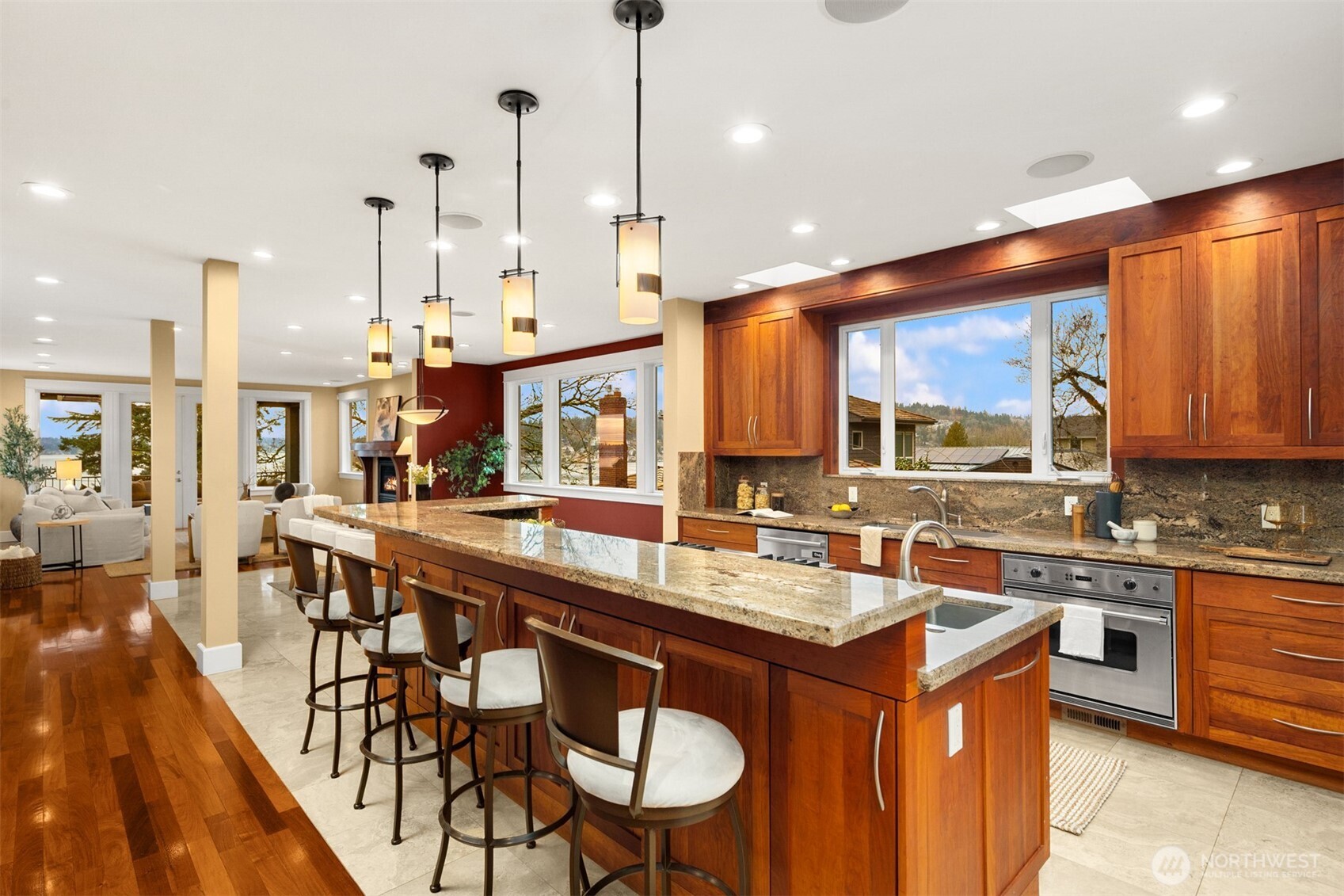 1610 10th Street W, Kirkland, WA 98033