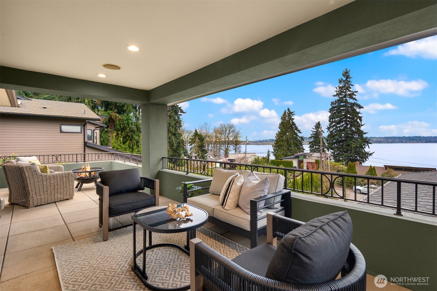 1610 10th Street W, Kirkland, WA 98033