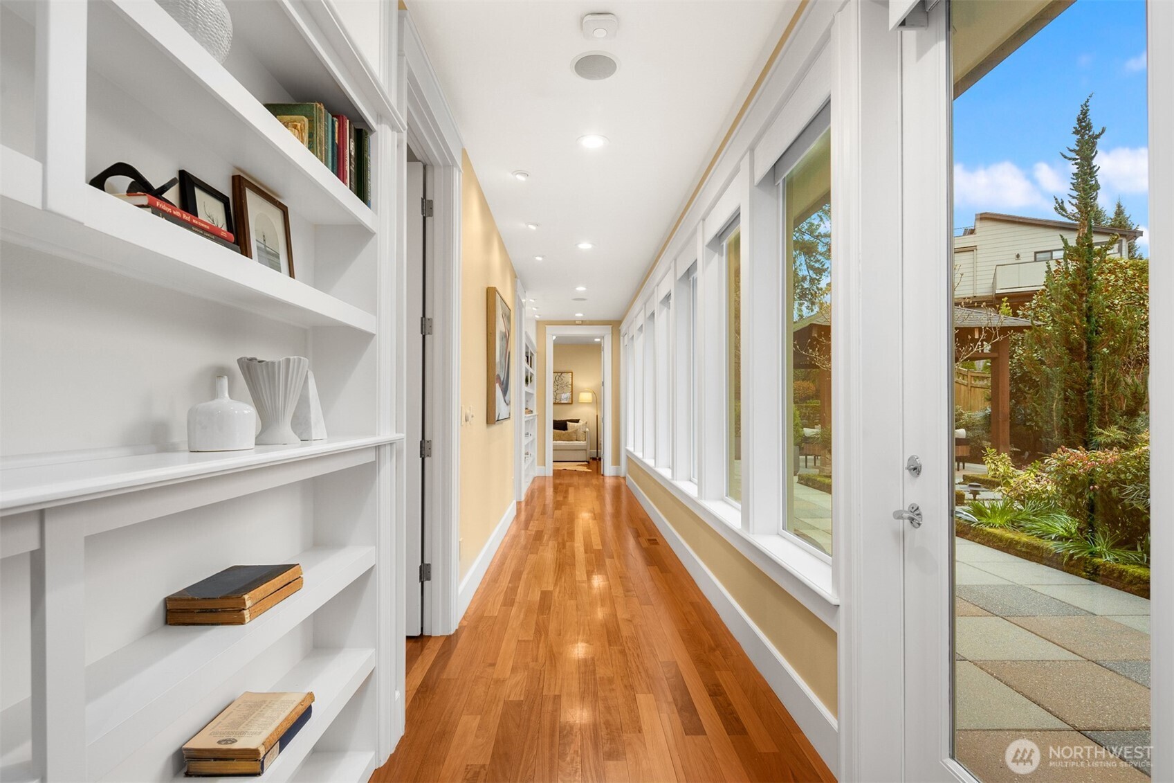 1610 10th Street W, Kirkland, WA 98033