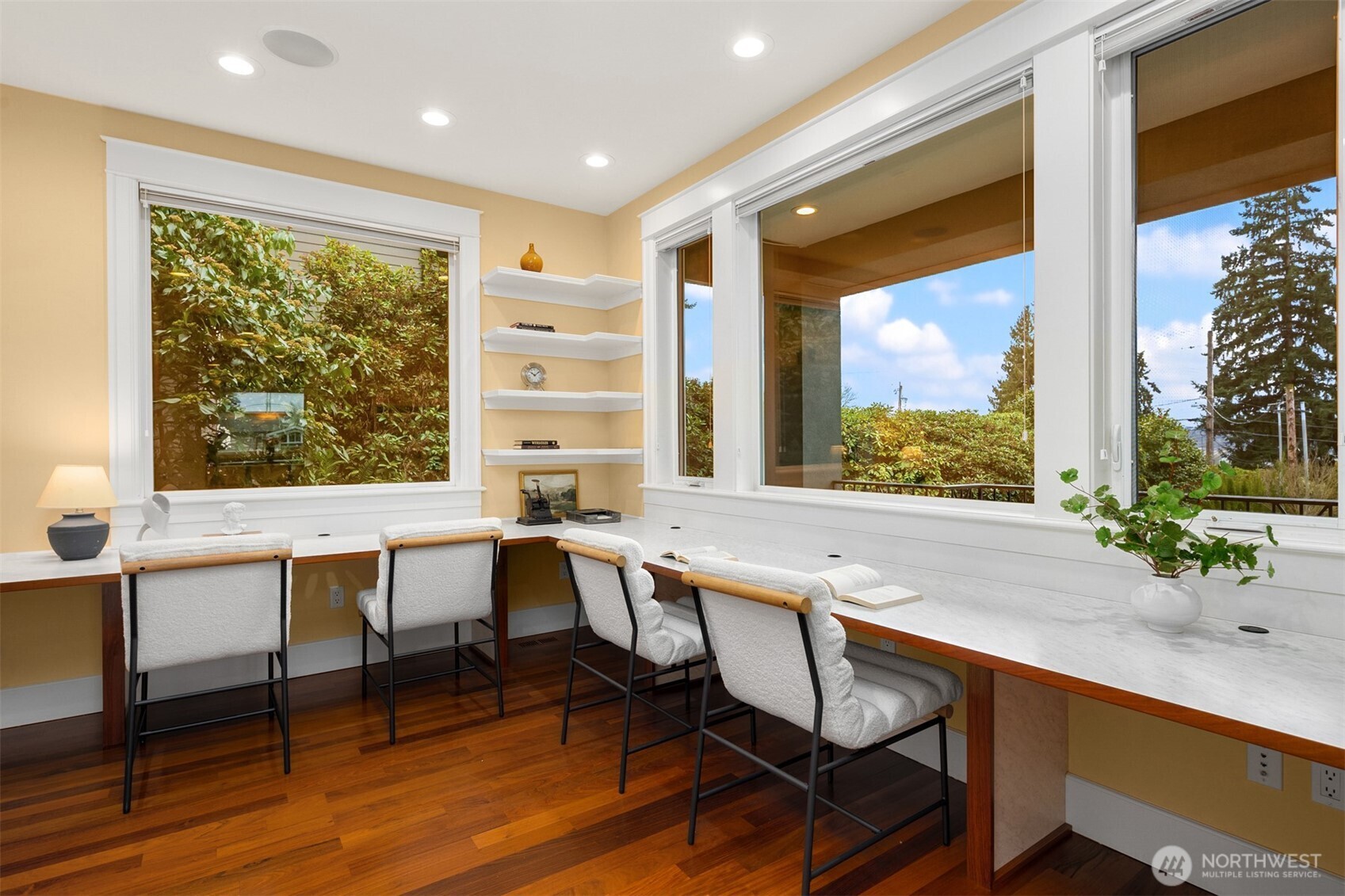 1610 10th Street W, Kirkland, WA 98033