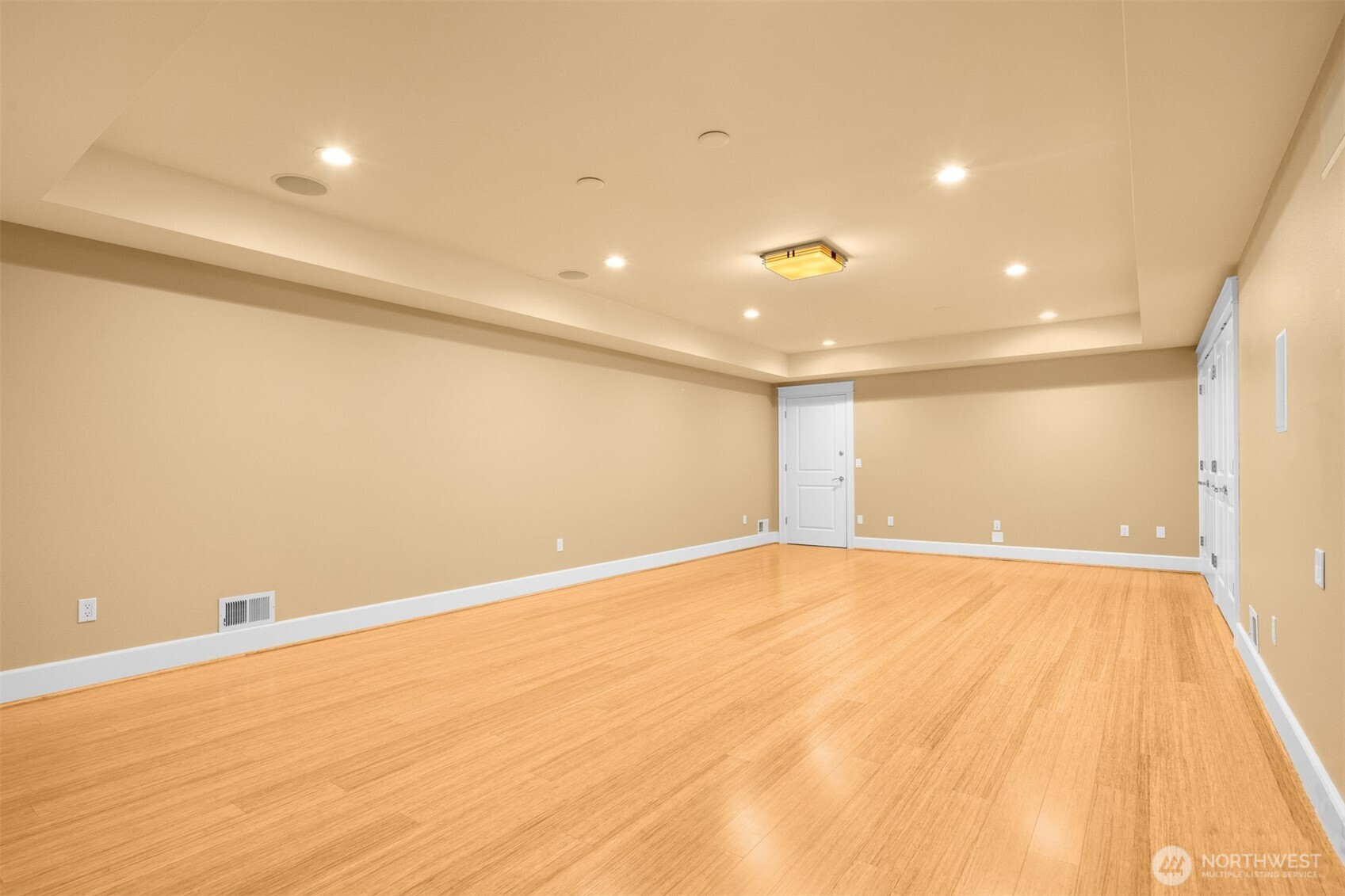 1610 10th Street W, Kirkland, WA 98033