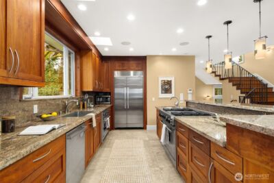 1610 10th Street W, Kirkland, WA 98033 - Photo 9