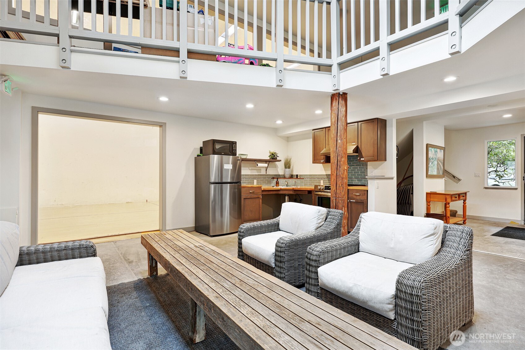 823 N 161st Place #105, Shoreline, WA 98133