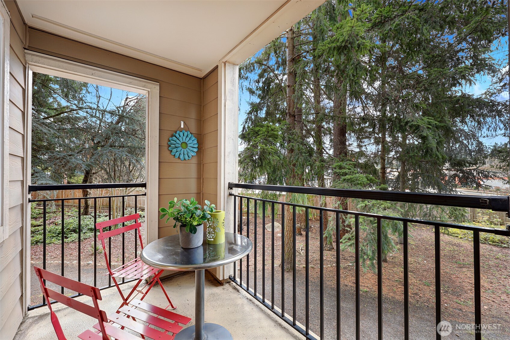 823 N 161st Place #105, Shoreline, WA 98133